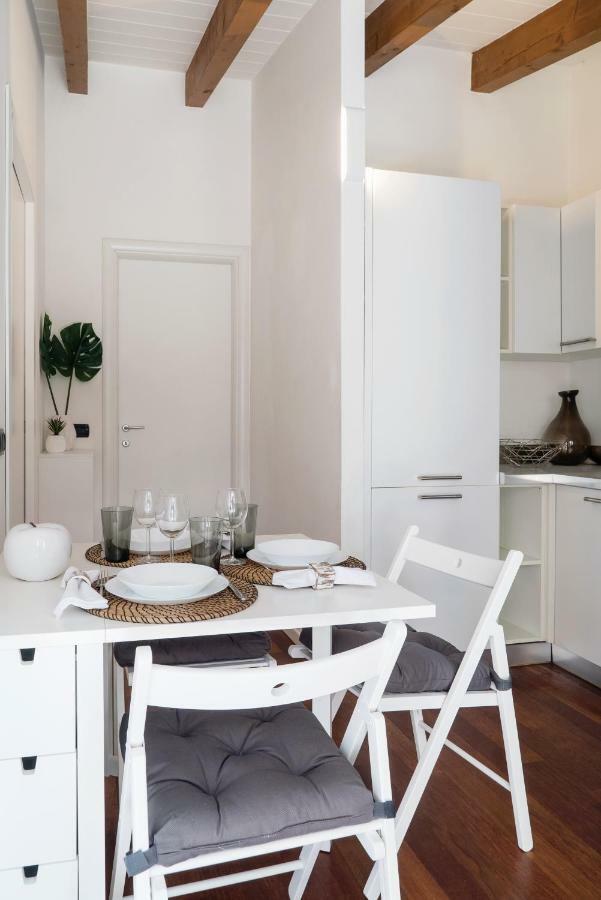 Large Apartment In Milan Center Esterno foto